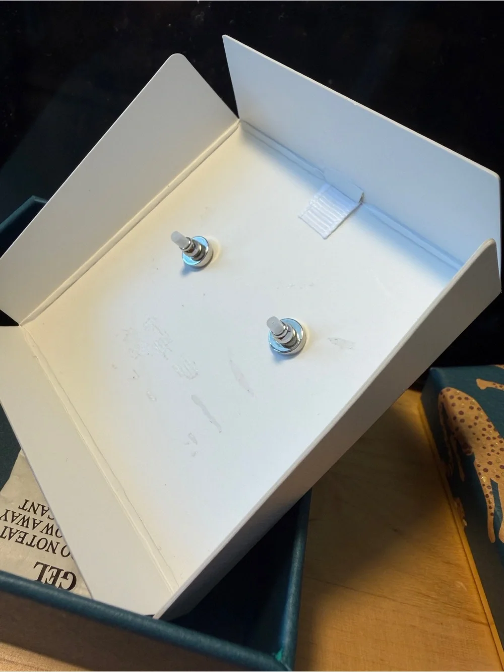 House of Harlow 1960 Two-Tone Earrings in Gold & Silver - Picture 4 of 4